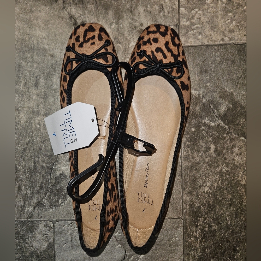 Time and Tru Women's Leopard Print String Bow Ballet Flats In Size 8.5 NWT - Picture 6 of 10